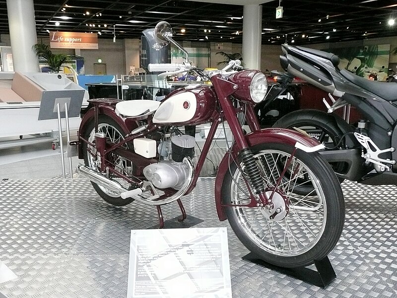 imagem da moto red dragonfly, na cor vermelho escuro